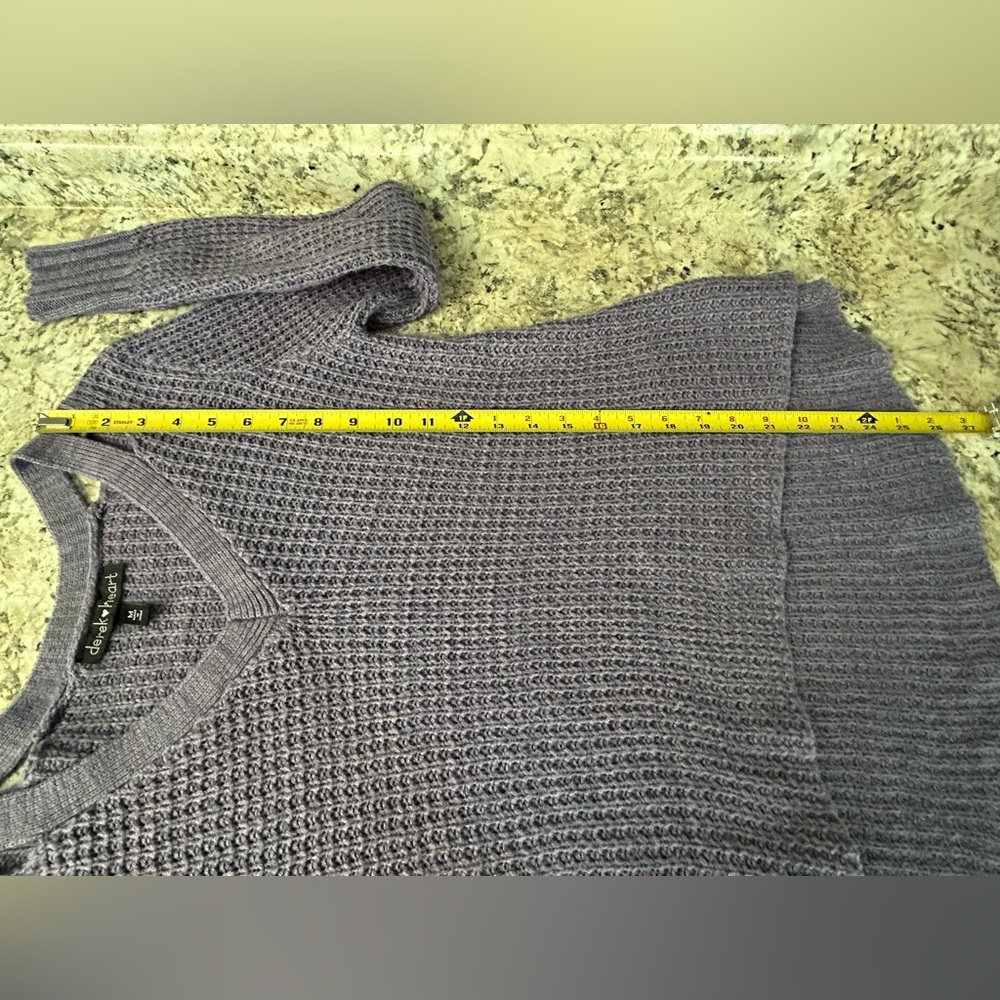 Derek Heart Lavender Purple Knit Pullover Sweater Top with Cut Outs Soft Size M - Picture 9 of 10